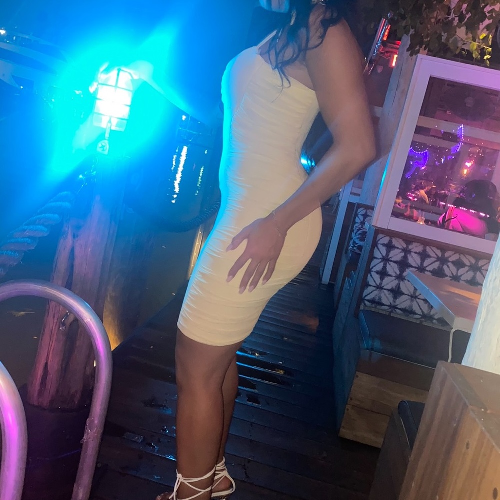LEMON MESH RUCHED MINI DRESS - worn once, honestly love this fun summer piece